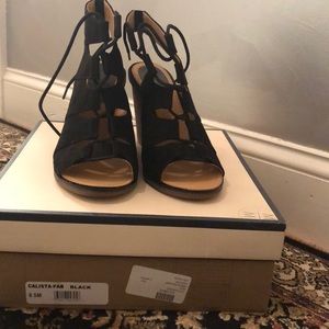 NEVER WORN black wedges